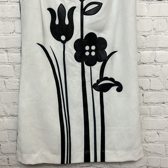Victoria Beckham for Target Black and White Mod Shift Tulip Appliqué Dress - Picture 4 of 15